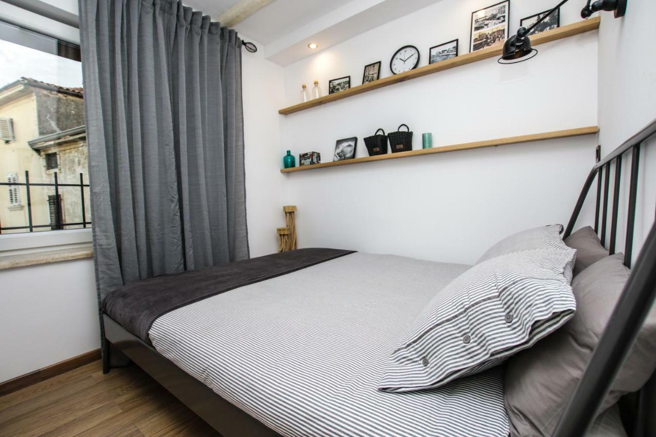 Apartman Kika Porec Bagian luar foto